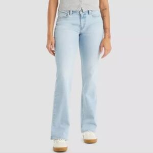 Levis, Boot Cut, Light Blue Women's Jeans. 32